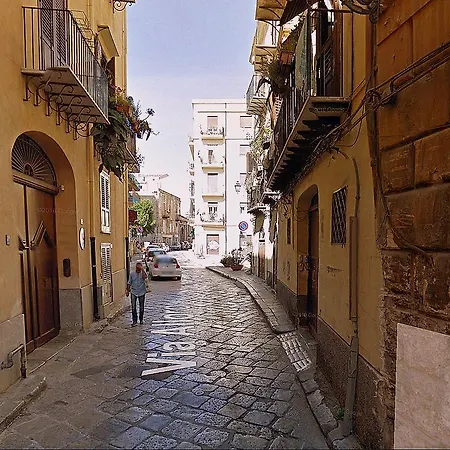 Spazio Alloro לינה וארוחת בוקר